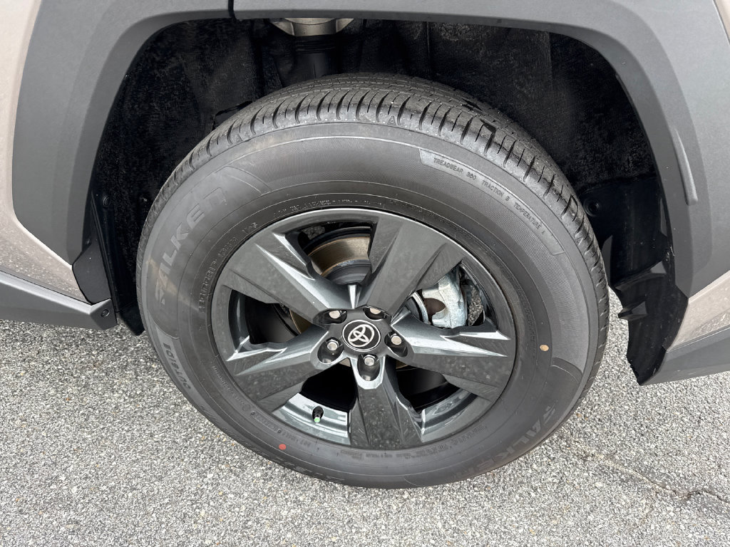 Used 2026 Toyota RAV4 LE AWD/4WD image 19