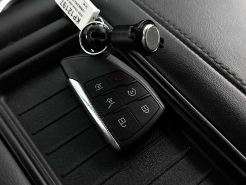 Used 2024 Chevrolet Suburban Z71 w/ Luxury Package AWD/4WD image 44