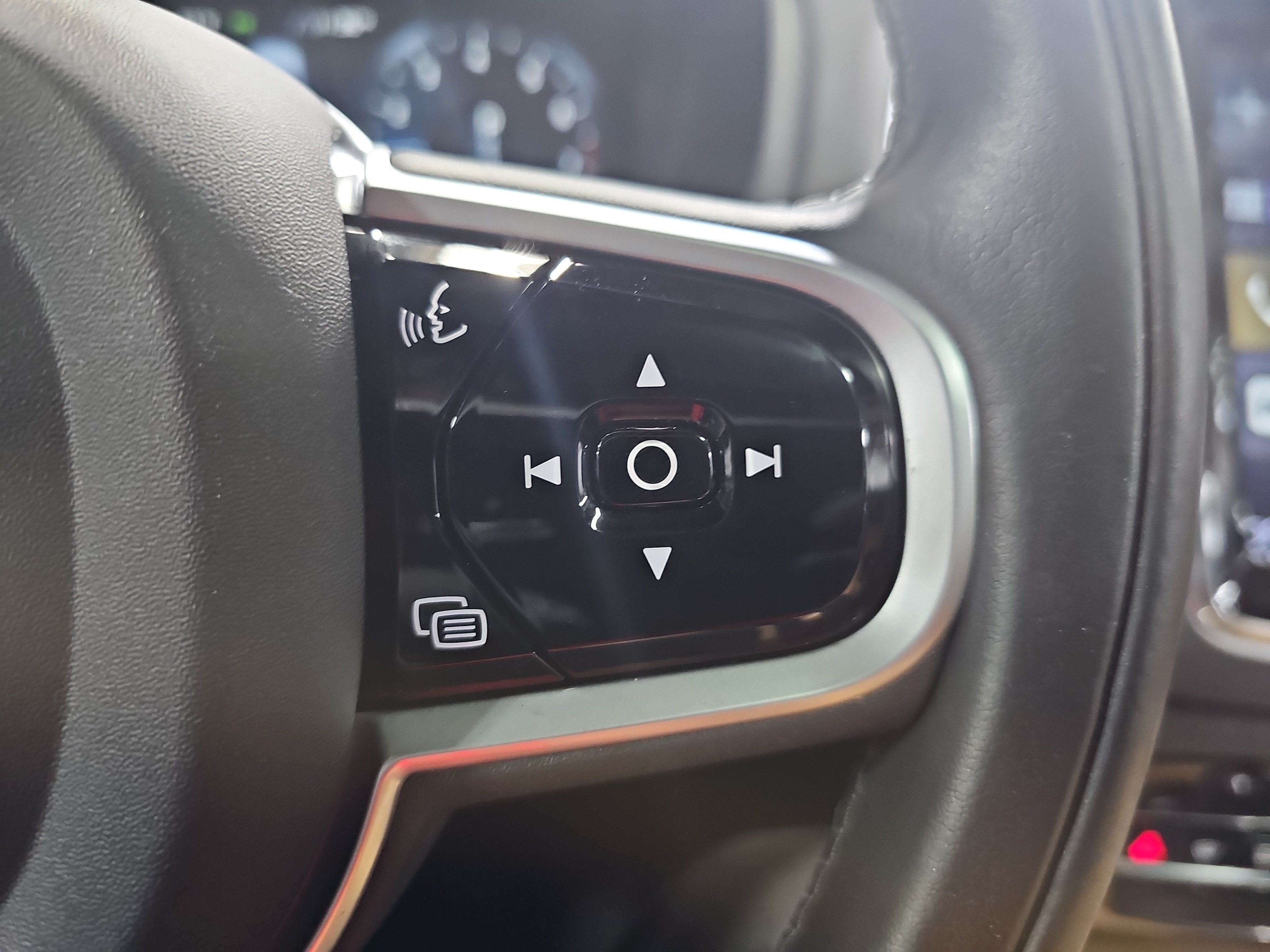 Used 2019 Volvo XC90 T6 Momentum w/ Advanced Package AWD/4WD image 20