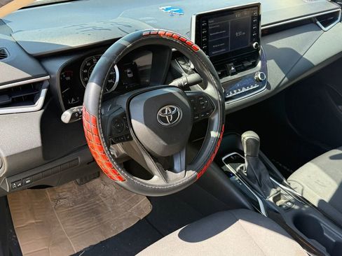 Used 2020 Toyota Corolla LE FWD image 9