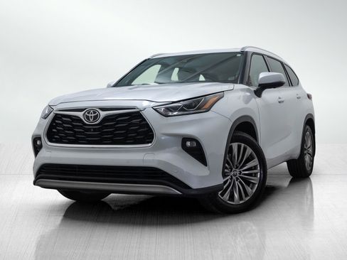 Used 2023 Toyota Highlander Platinum AWD/4WD image 1