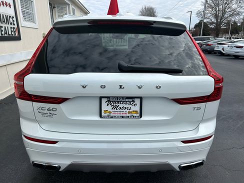 Used 2019 Volvo XC60 T5 Momentum w/ Multimedia Package image 6
