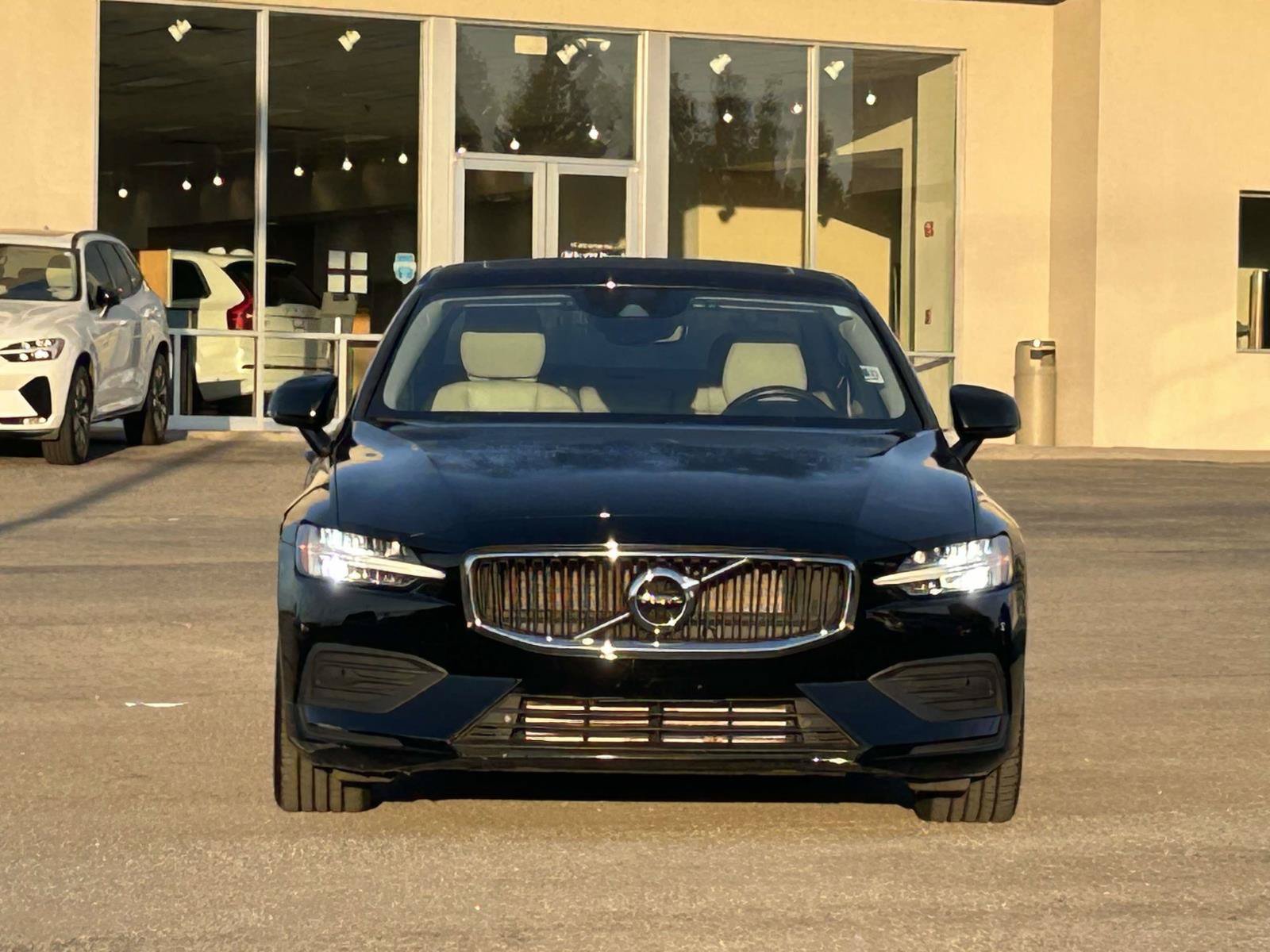 Used 2019 Volvo S60 T6 Momentum AWD/4WD image 2