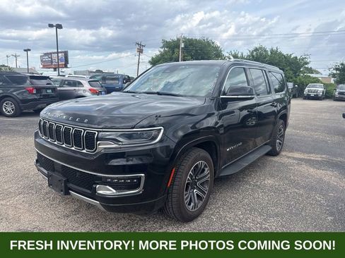 Used 2024 Jeep Wagoneer L Series II RWD image 5