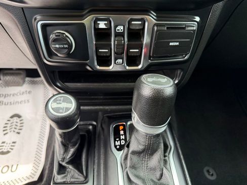 Used 2021 Jeep Wrangler Unlimited Sport AWD/4WD image 22