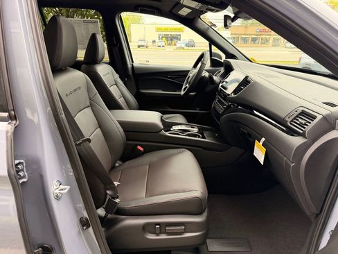 New 2026 Honda Ridgeline Black Edition image 17