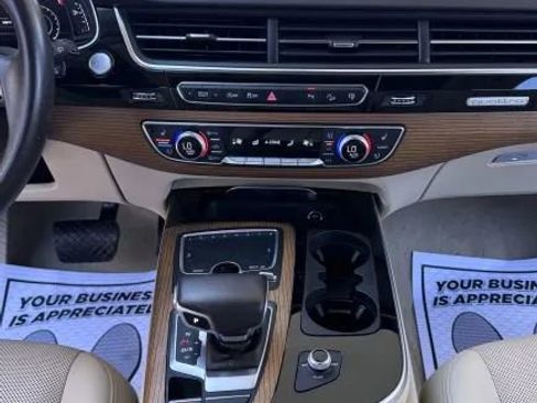 Used 2017 Audi Q7 3.0T Prestige AWD/4WD image 32