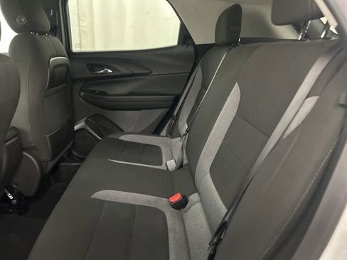 Used 2025 Chevrolet TrailBlazer LT AWD/4WD image 23
