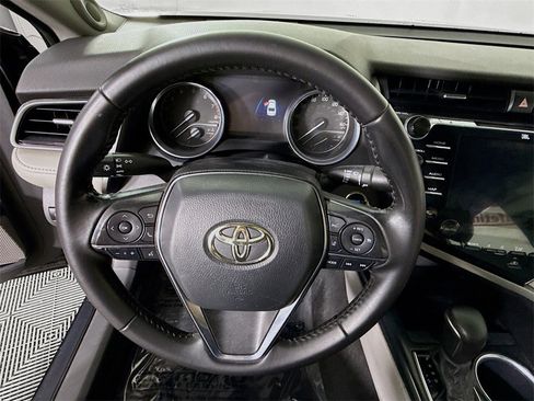 Certified 2020 Toyota Camry XLE image 22