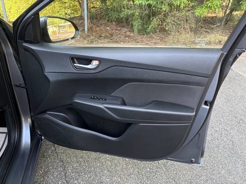 Used 2020 Hyundai Accent SEL FWD image 21