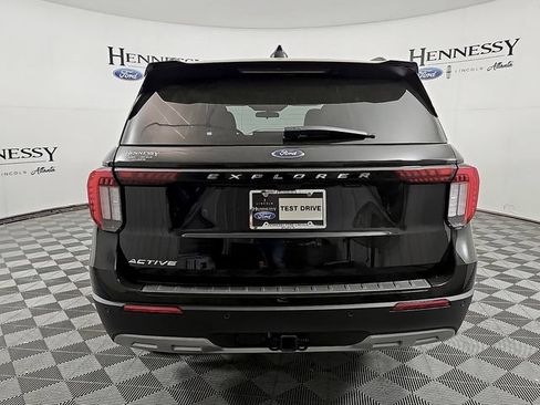 Used 2026 Ford Explorer Active w/ Active Comfort Package RWD image 6