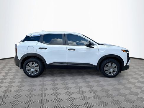 Used 2025 Nissan Kicks S image 4