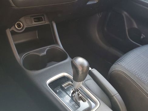 Used 2016 Mitsubishi Outlander FWD image 26