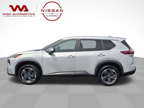 Certified 2024 Nissan Rogue SV FWD image 8
