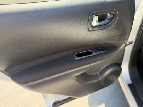 Used 2010 Nissan Rogue SL AWD/4WD image 20
