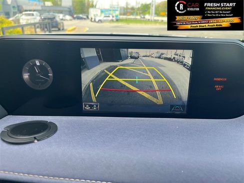 Used 2022 Lexus UX 250h w/ Premium Package AWD/4WD image 20