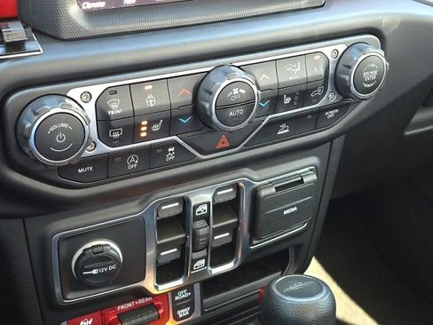 Used 2023 Jeep Gladiator Rubicon w/ LED Lighting Group image 32