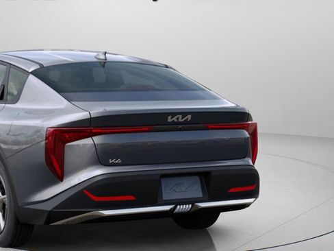 New 2026 Kia K4 LXS image 13
