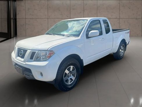 Used 2012 Nissan Frontier PRO-4X AWD/4WD image 2