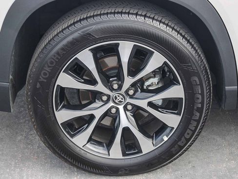 Certified 2025 Toyota Grand Highlander AWD Hybrid image 12