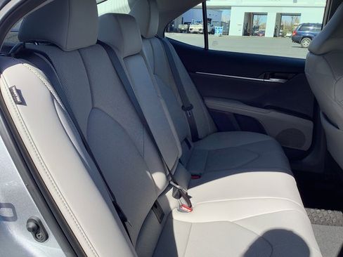 Used 2023 Toyota Camry XLE image 32