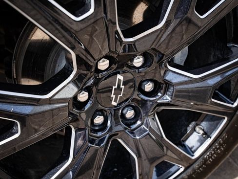 Used 2025 Chevrolet Tahoe High Country image 8