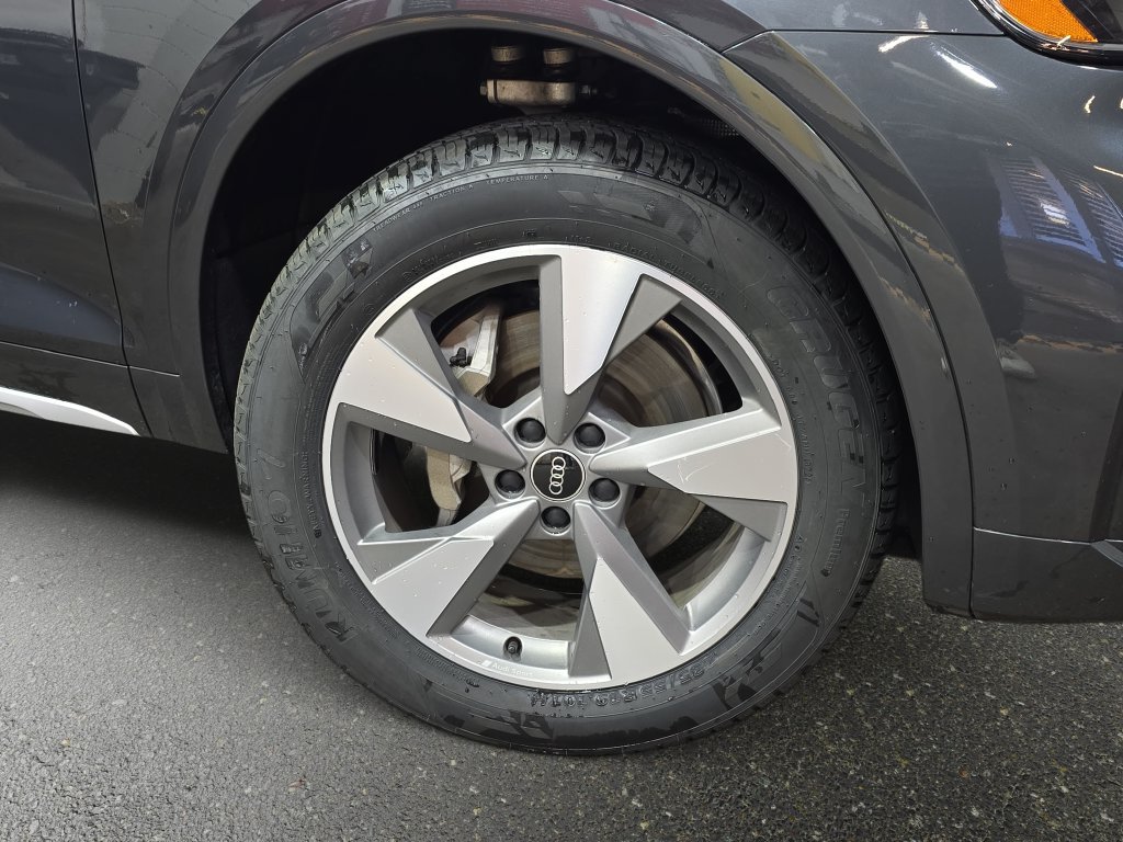 Used 2023 Audi Q5 2.0T Premium w/ Convenience Package AWD/4WD image 34