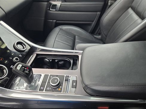 Used 2020 Land Rover Range Rover Sport HSE image 23