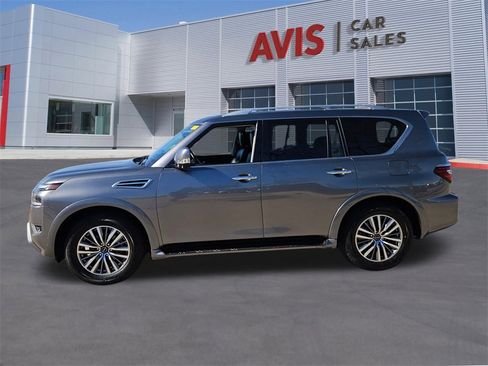 Used 2024 Nissan Armada SL image 2