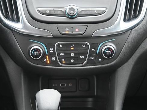 Used 2024 Chevrolet Equinox LT image 18