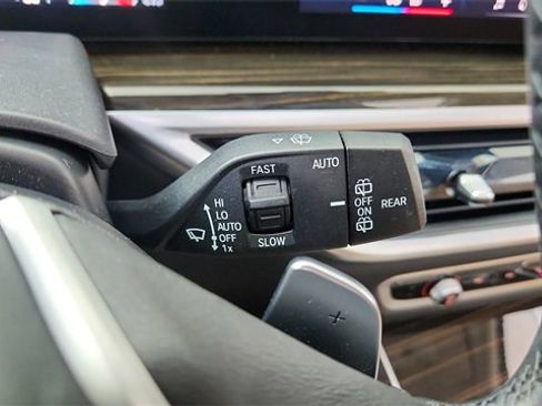 Used 2025 BMW X7 xDrive40i w/ Executive Package image 47