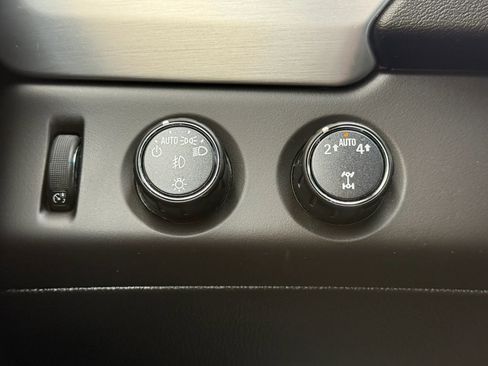 Used 2018 GMC Yukon SLT image 43