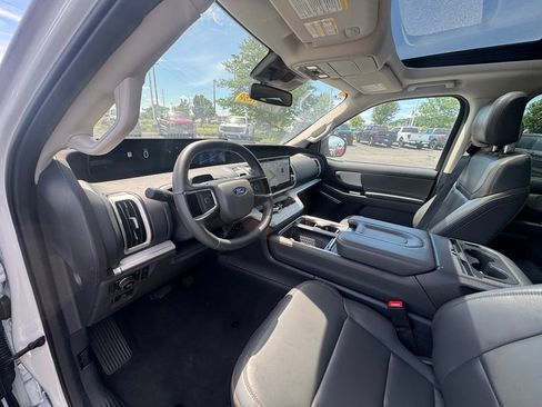 Certified 2025 Ford Expedition Active AWD/4WD image 13