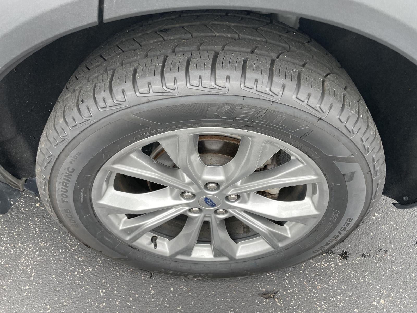 Used 2024 Ford Explorer Limited AWD/4WD image 9