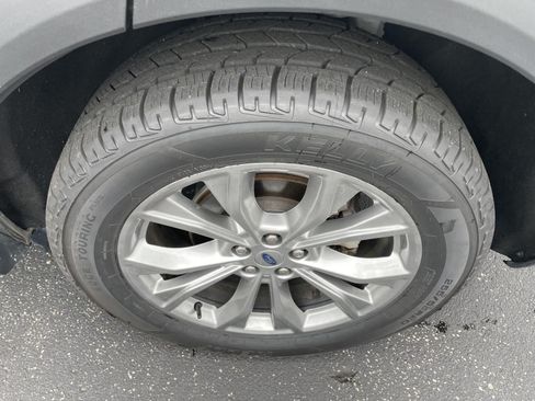 Used 2024 Ford Explorer Limited AWD/4WD image 9