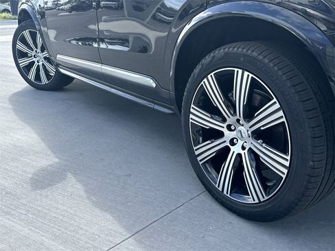 New 2025 Volvo XC90 B6 Plus w/ Protection Package Premier image 4