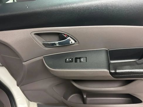 Used 2015 Honda Odyssey Touring Elite image 18