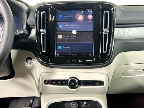 Used 2025 Volvo XC40 B5 Ultra w/ Protection Package image 13