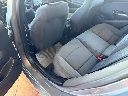 Used 2019 Chevrolet Cruze LT w/ Convenience Package FWD image 21