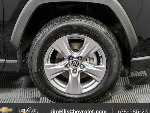 Used 2025 Toyota RAV4 XLE FWD image 35