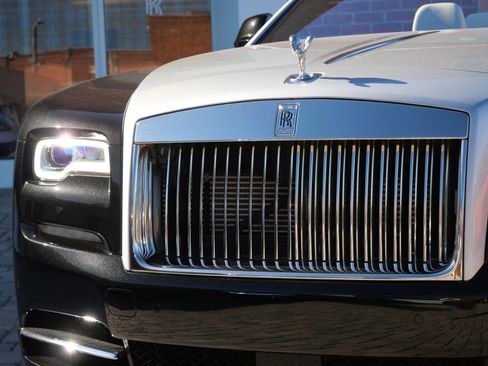 Used 2017 Rolls-Royce Dawn image 7