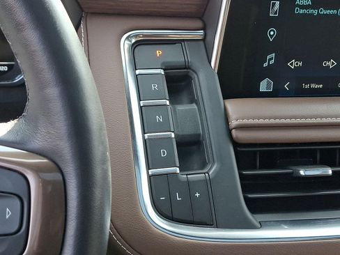 Used 2024 Chevrolet Suburban High Country w/ Advanced Technology Package AWD/4WD image 17