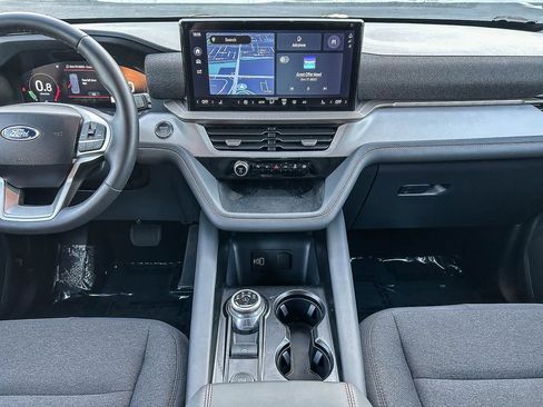 Used 2026 Ford Explorer Active RWD image 17