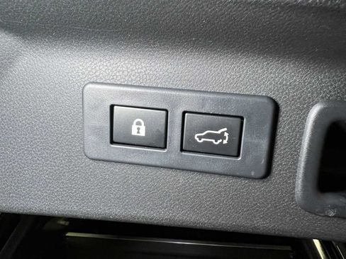 Used 2025 Subaru Forester Touring AWD/4WD image 17