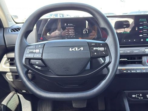 Used 2025 Kia K4 LXS image 19