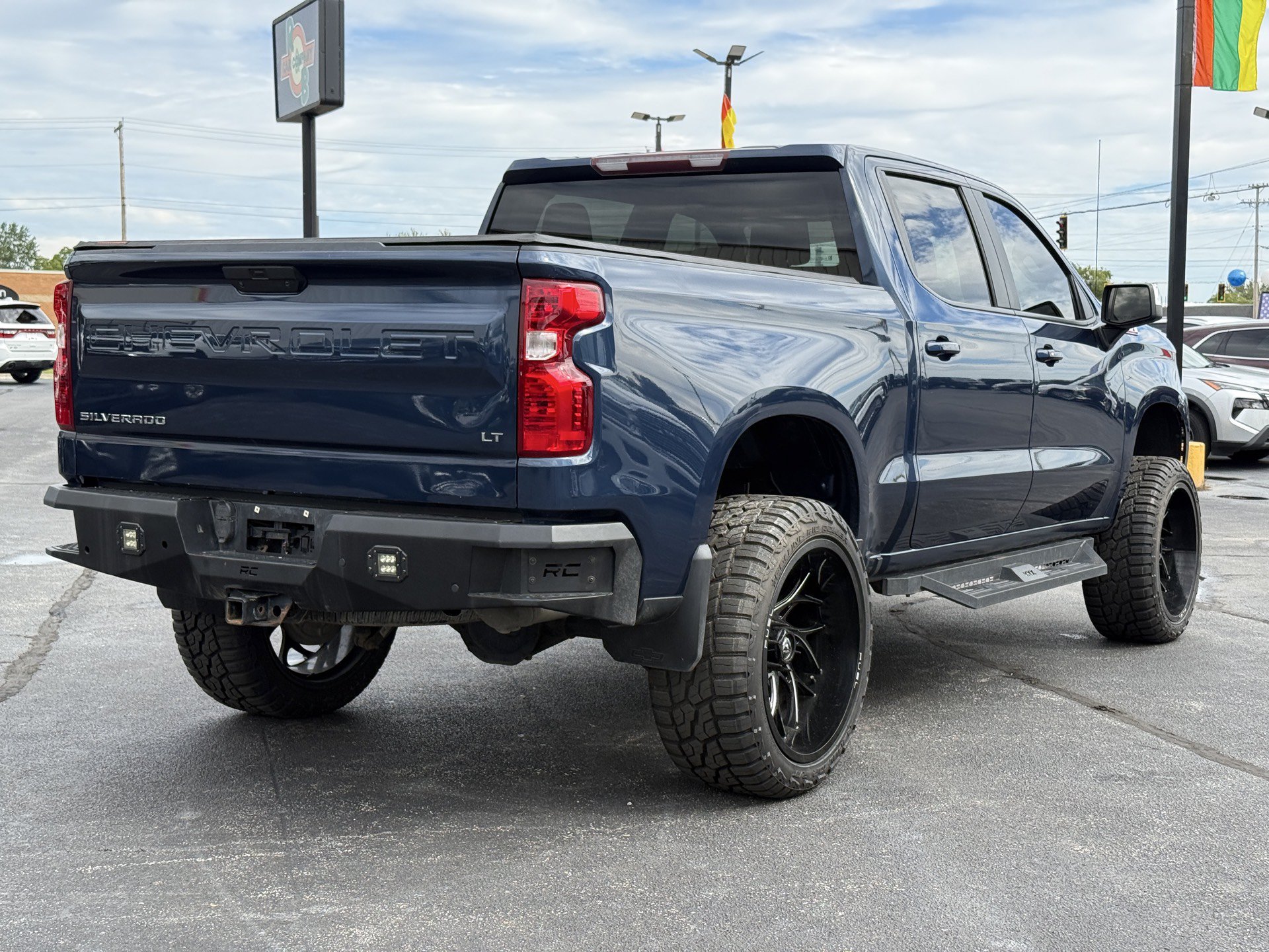 Used 2021 Chevrolet Silverado 1500 LT w/ Z71 Off-Road Package AWD/4WD image 8