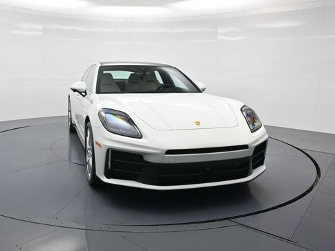 Used 2026 Porsche Panamera image 33