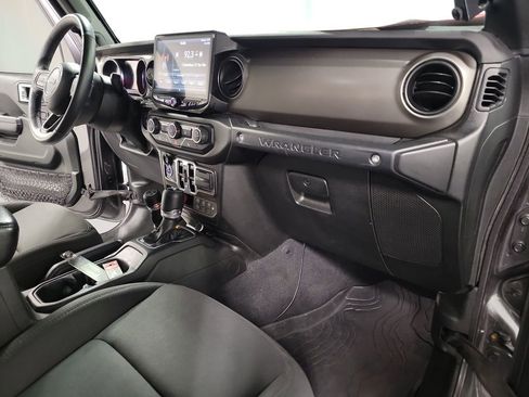 Used 2018 Jeep Wrangler Unlimited Sport S image 24