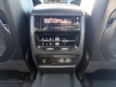 Certified 2024 Jeep Grand Cherokee L Laredo image 18