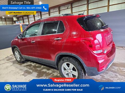 Used 2019 Chevrolet Trax LT w/ Driver Confidence Package FWD image 3